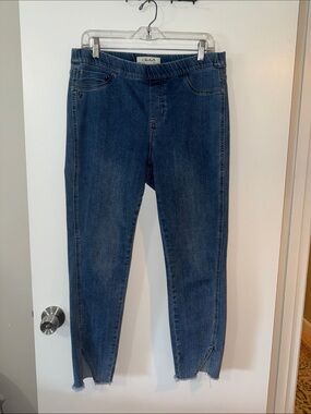 CHARLIE B Indigo Skinny Cropped Jeans with Raw Hem